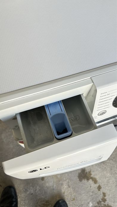 6кг ли LG кир ювиш машинаси бир қўл тутган холати зўр