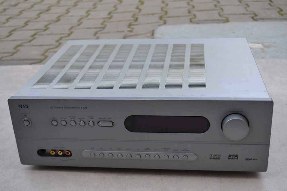 Amplificator Nad T 742