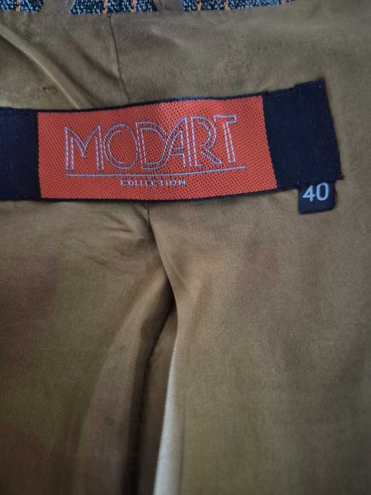 Брючный женский костюм