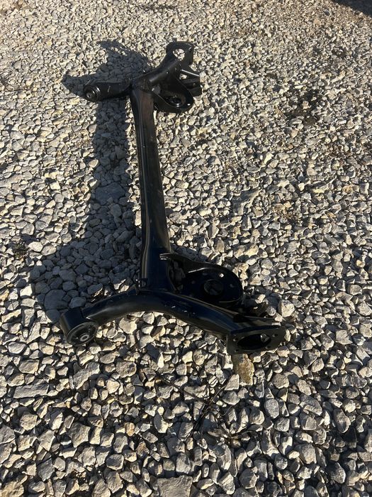 Заден мост за Toyota Yaris след 2011