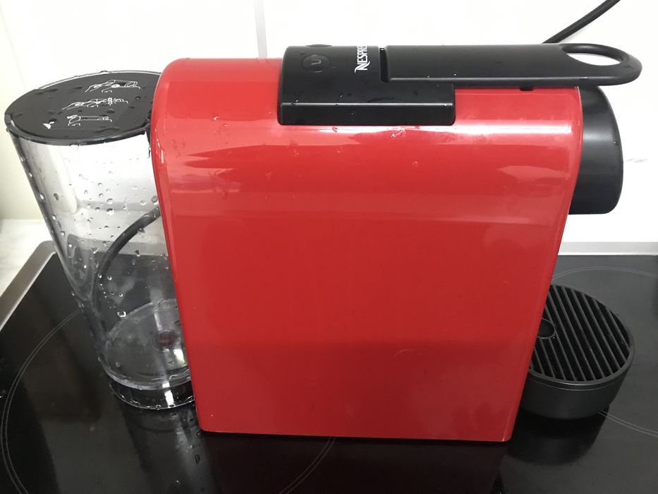 Nespresso Mini Essenza и Nespresso Inissia