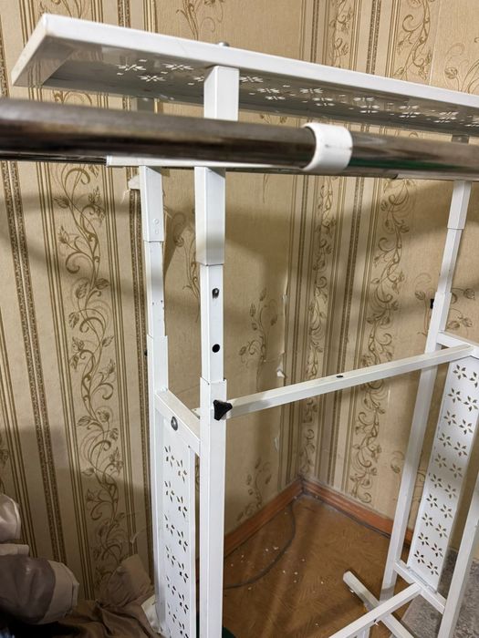 Вешалка в отличном состоянии