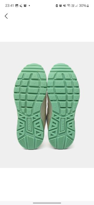 Кроссовки женские фирмы adidas
