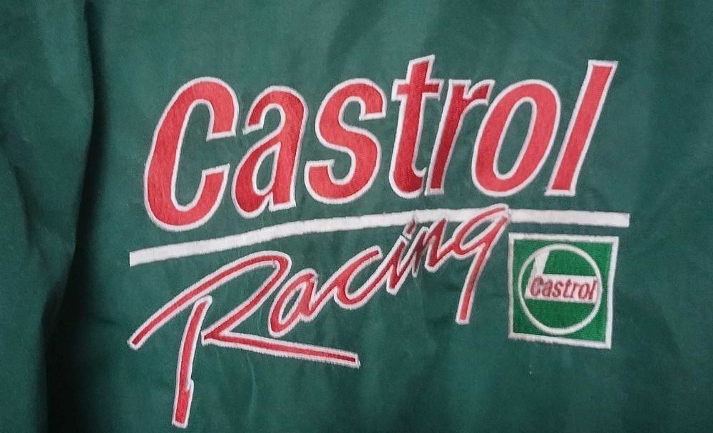 Зелено яке от колекцията Castrol Racing,