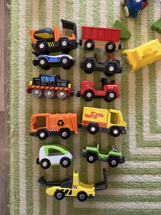 Set trenuleț din lemn + mașinuțe și accesorii – set mare