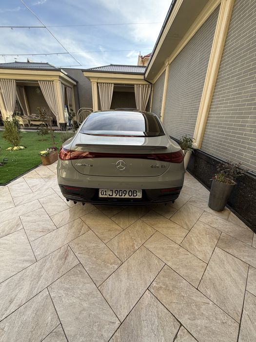 Mercedes benz EQE53 AMG