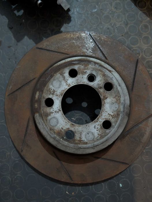 Задни спирачни дискове, накладки и апарати за BMW F 340i