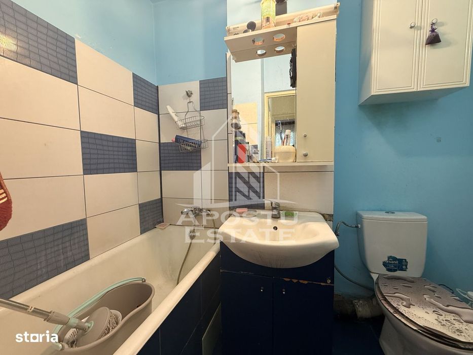 Apartament cu 2 camere de vanzare, zona Circumvalațiunii Timisoara