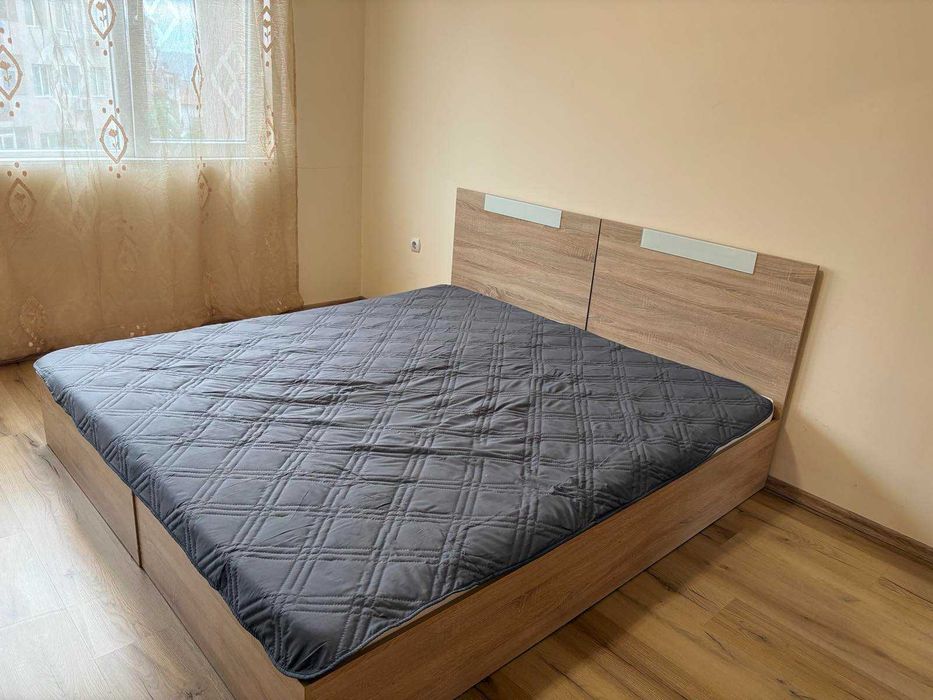 Продавам единично легло 2бр.