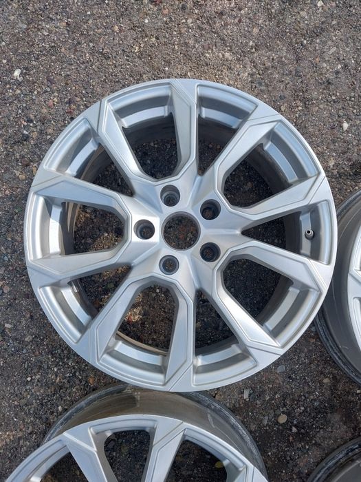 Диски R17 Россия. На многие авто.