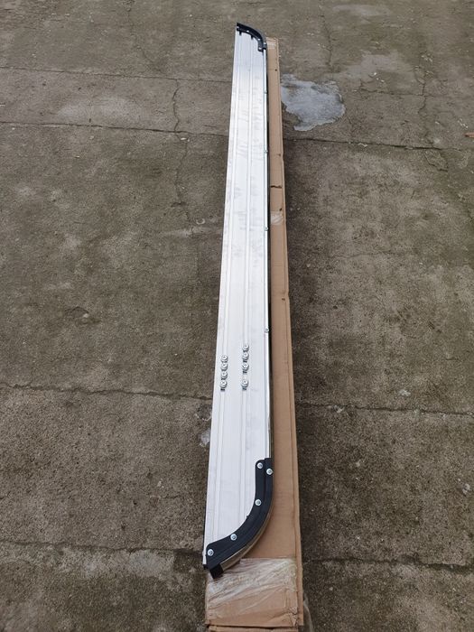 Пороги  Hongqi E-HS9 2020/2025