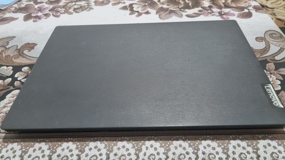 Нотбук LENOVO sotiladi