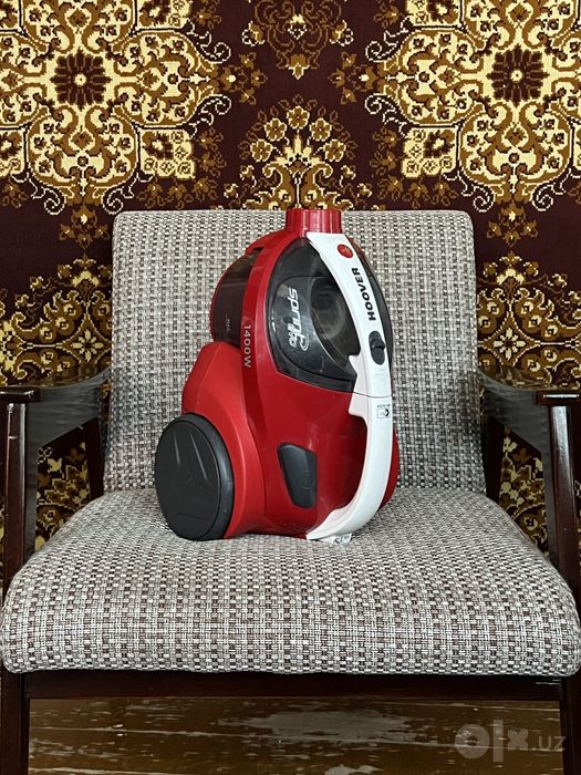 Пылесос Hoover TSBE1401