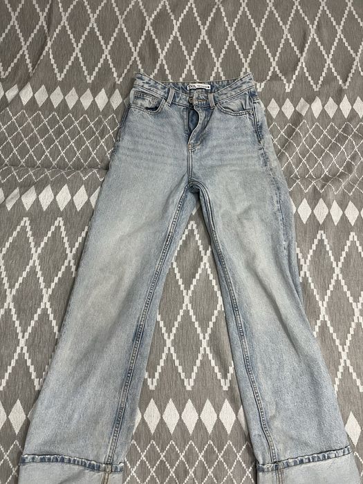джинсы ZARA продаю срочно цена договоренная
