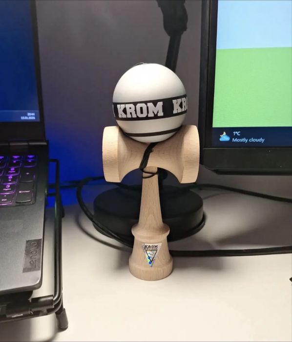 kendama NOU NOUTA krom strogo (nelansata) cu ken beech lambo shape