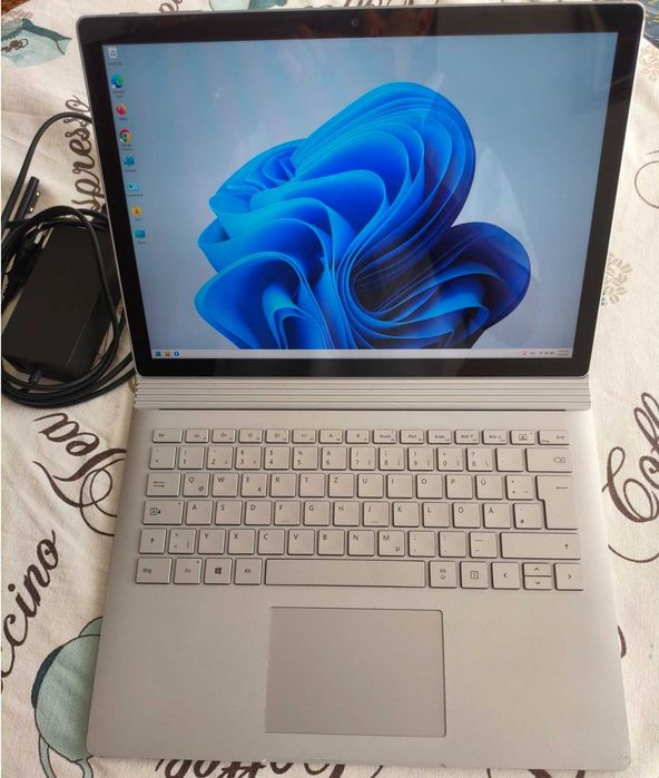 Лаптоп Microsoft Surface Book 3