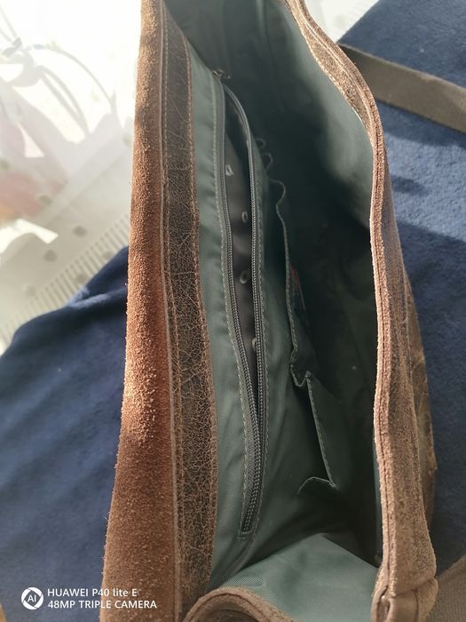 Geanta postas de piele naturala