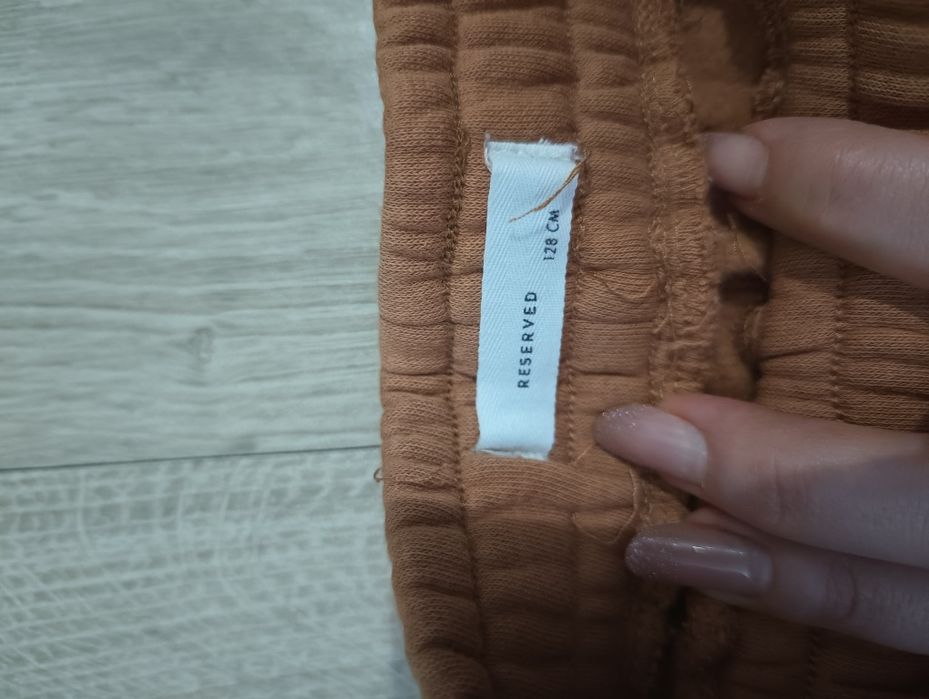 Set pantaloni 128 reserved