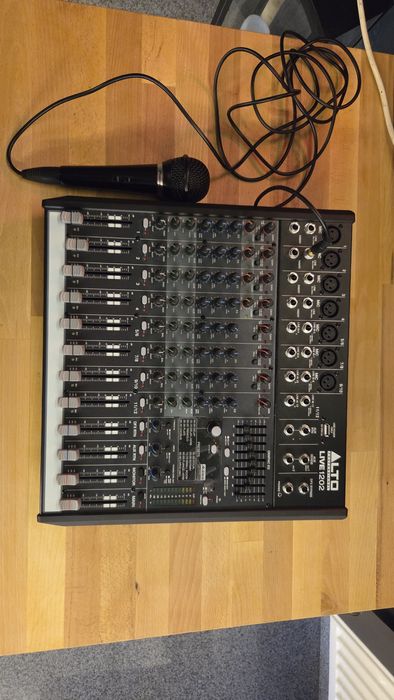 Set Boxe si statie Alto DJ - Vine cu toate cablurile necesare si picio