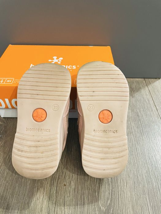 Кожени обувки biomecanics 23 номер