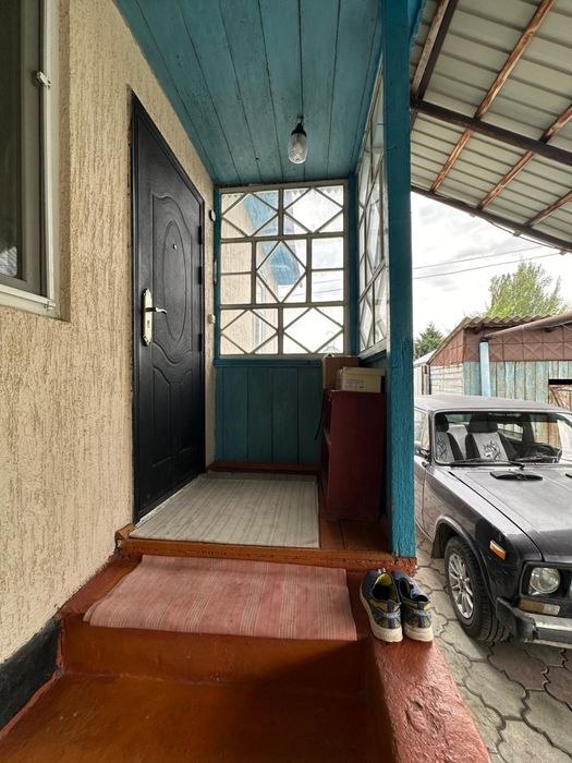 Продом большой кирпичный дом