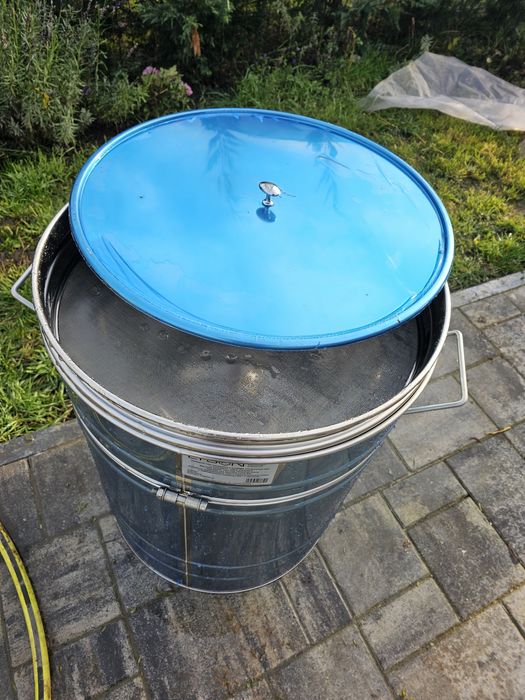 Vând familii de albine