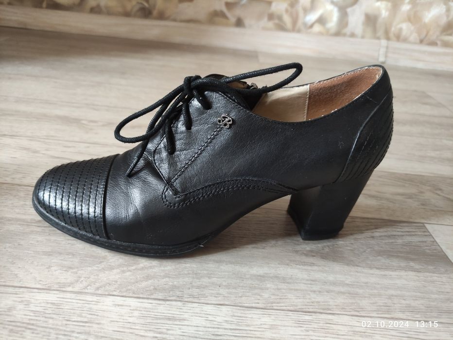 Продам кожаные ботильоны