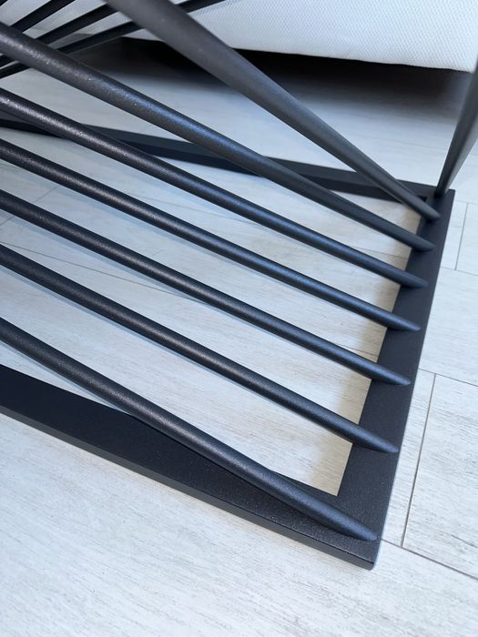 Холна маса от Бирмански Тик и метални крака