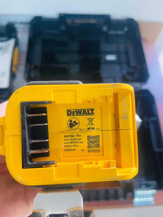 Filetanta DeWalt cu mandrina DCD791NT, DCD708D2T 18 V - pentru piese