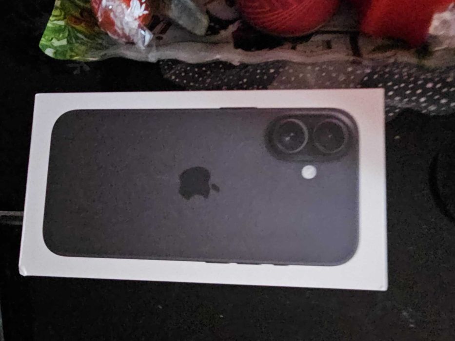 Чисто нов  Apple iPhone 16, 128GB, 5G, Black