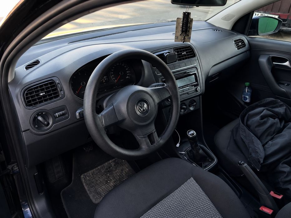 VOLKSWAGEN Polo 2010 — imagine 3