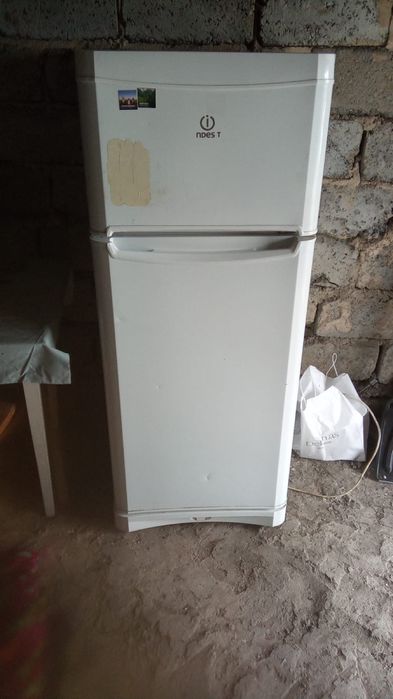 Холодильник INDESIT