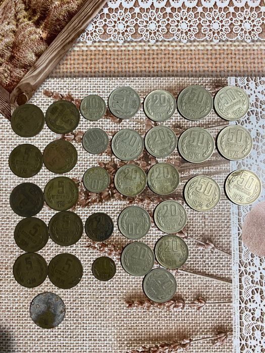 Продавам стари монети