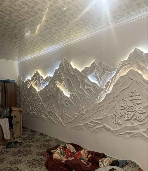 барельеф и роспись стен