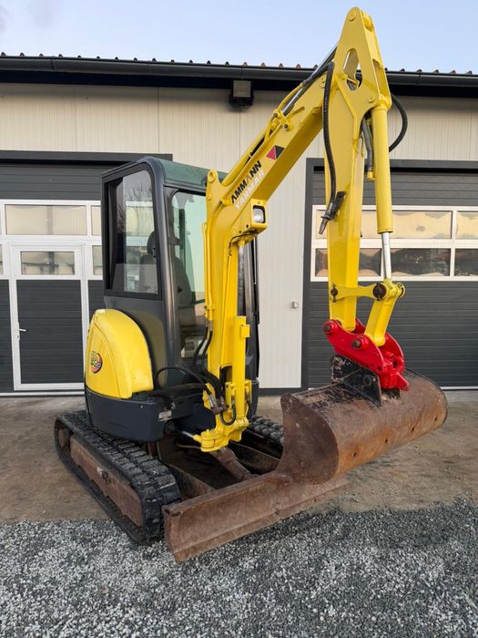 Minisscavator yanamr 2,4 tone