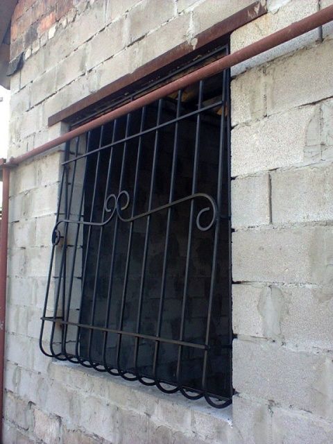 Решётки на окна.