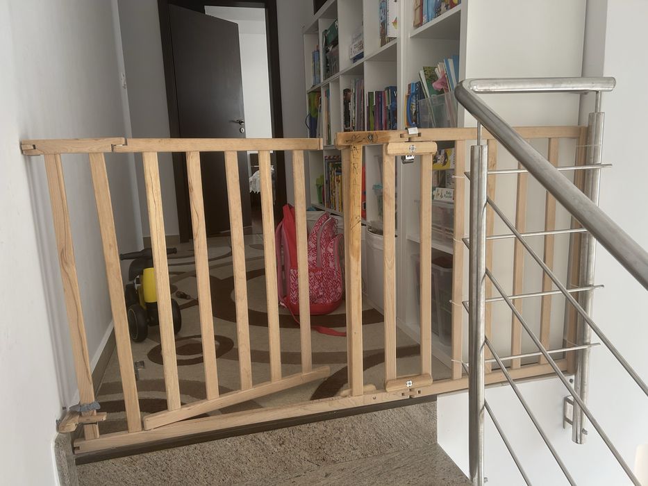 Poarta de siguranta de lemn pentru copii