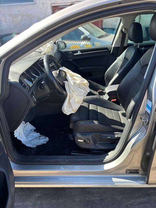 Dezmembrez Vw Golf 7 Highline 1.4 Tsi CZDA 150 Cai DSG 7 81.000 km