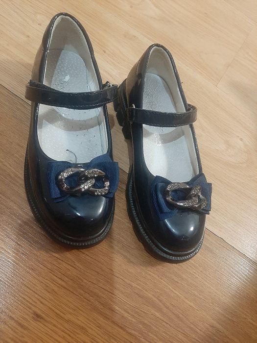 Детские туфли  продам