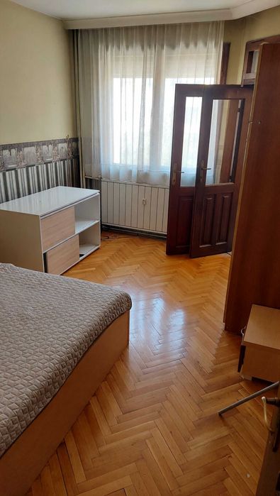 Дава се под наем Многостаен апартамент в Пловдив, Кършияка - 140 кв.м за 680 € - Снимка #8