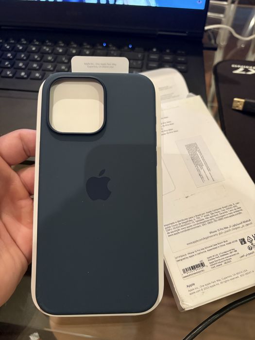 Продам оригинальный чехол Iphone 15 pro max