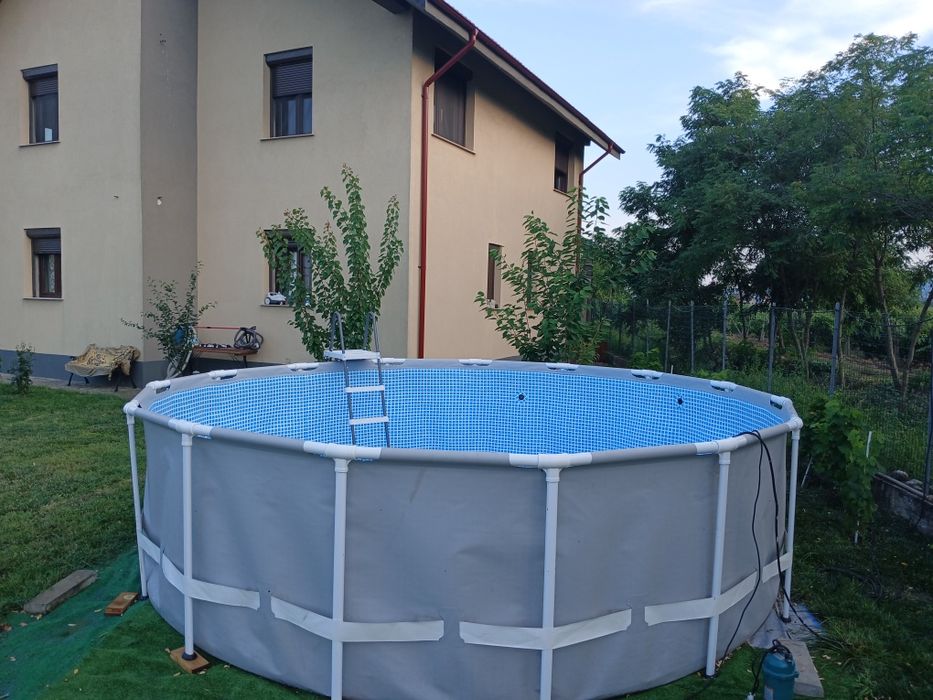 Piscina rotunda supraterana