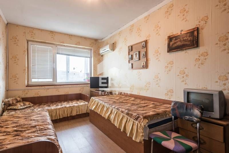 Двустаен, ексклузивен, югоизточен апартамент за продажба, с отделна ку