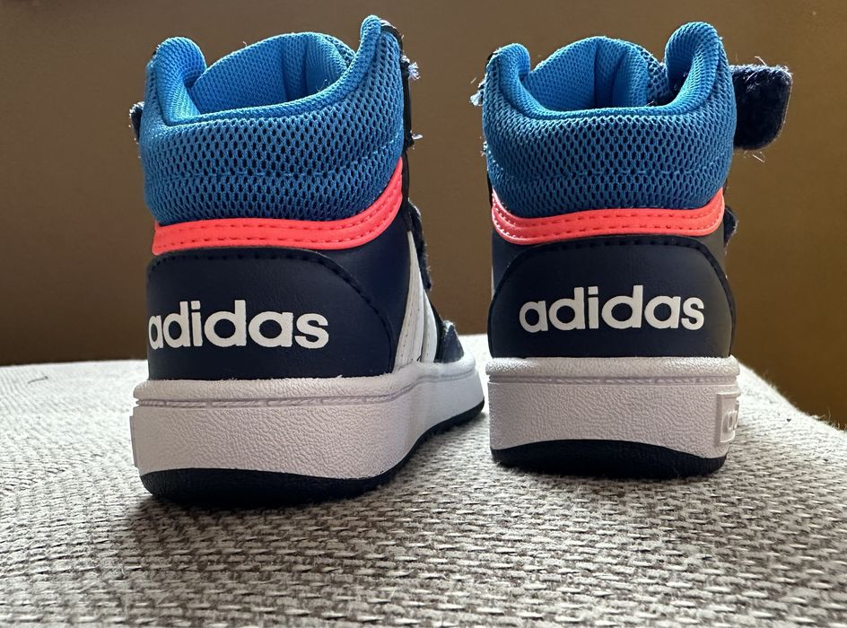 Бебешки обувки Adidas