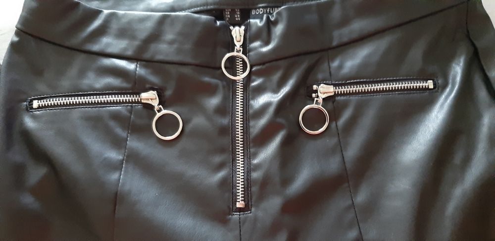 Pantaloni imitatie piele Germania L