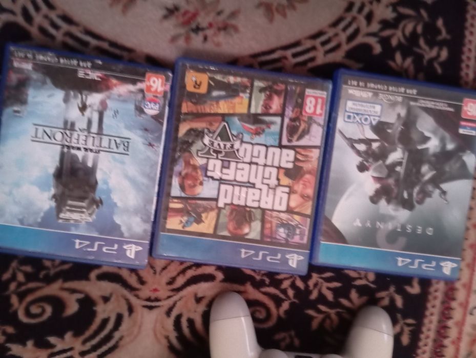 Продам PlayStation 4