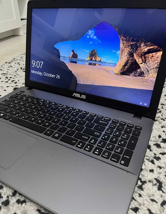 Laptop Asus model X550J