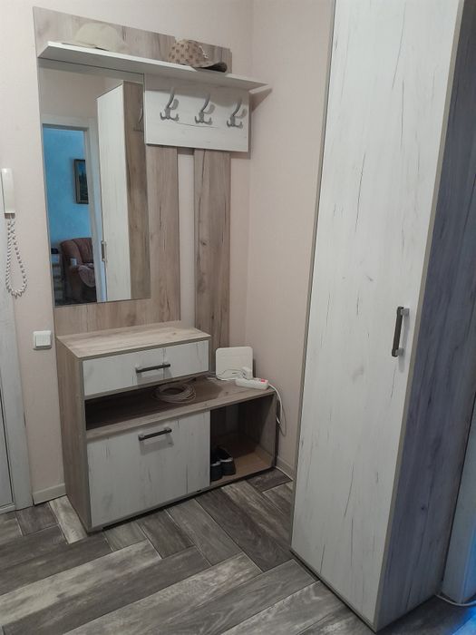 Продам прихожую новую