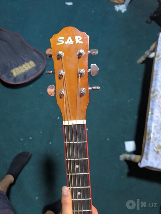 Gitara  sotiladi