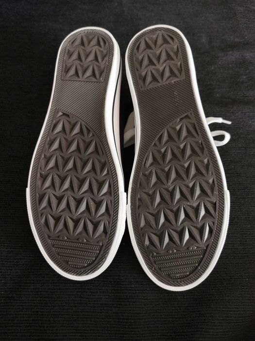 Нови тъмно сини кецове